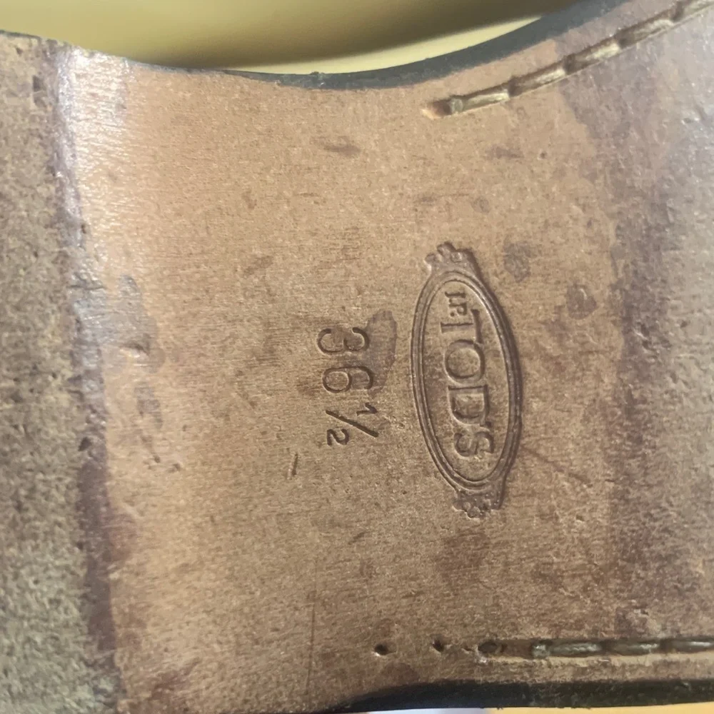 Tod's Cream Patent Leather Slip-On Shoes - Picture 7 of 9